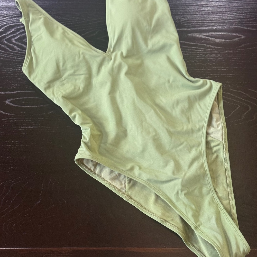 TA3 green high cut plungey M - discontinued color!